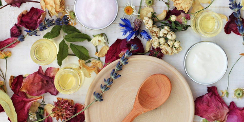 Allergens and prohibited fragrance substances in cosmetics Allergens and prohibited fragrance substances in cosmetics